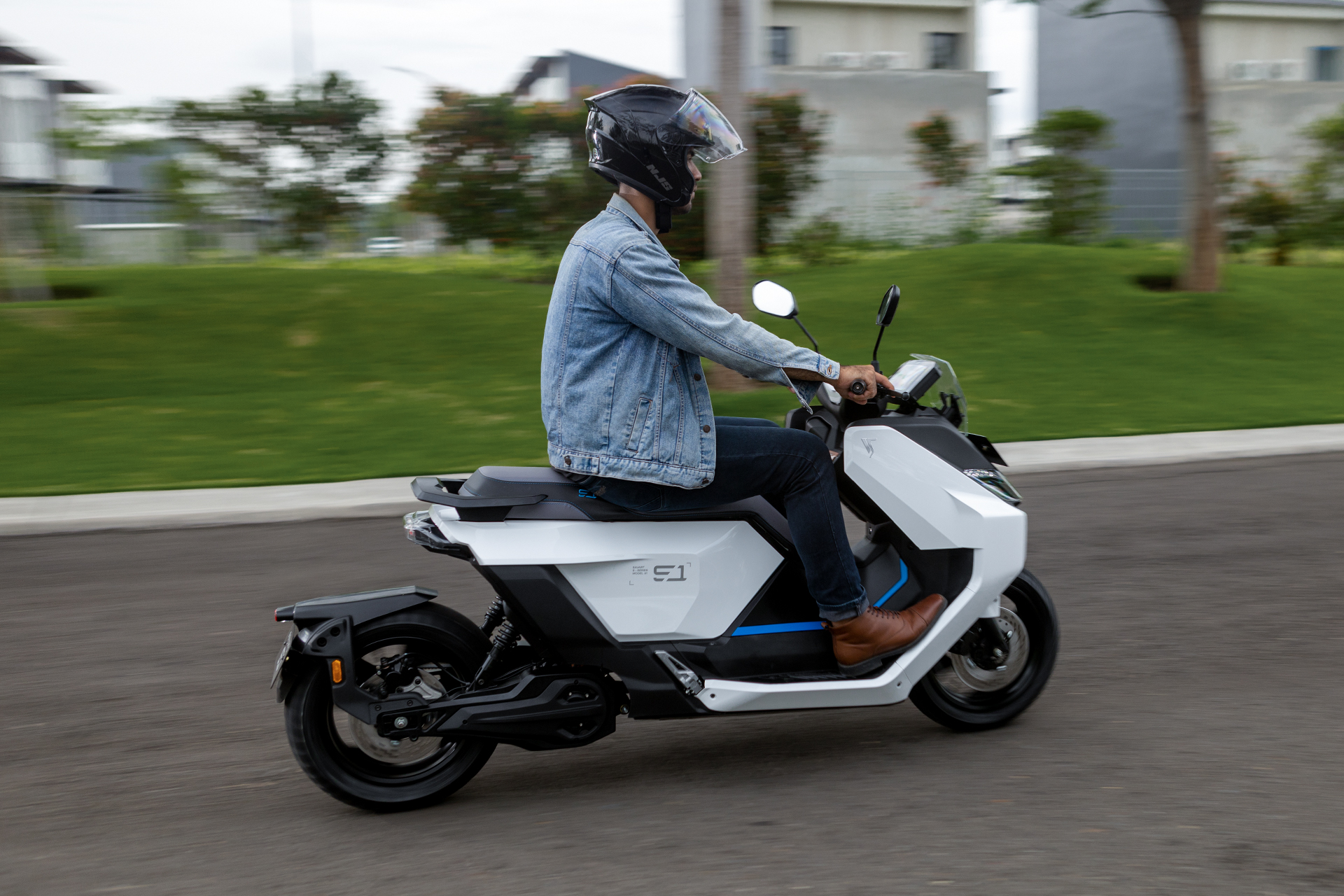 Wheelbase Panjang di Motor Listrik SAVART, Apa Keuntungannya? cover image