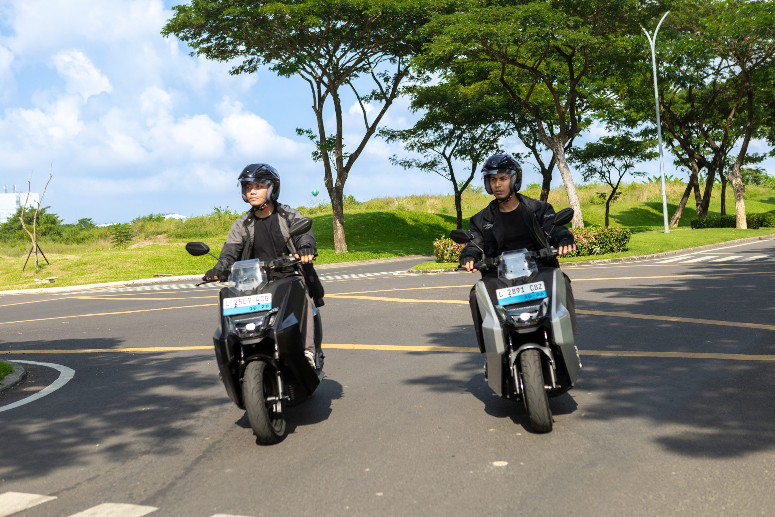 Lelah Macet dan Boros? Ini Solusi Motor Listrik Harian Terbaik cover image